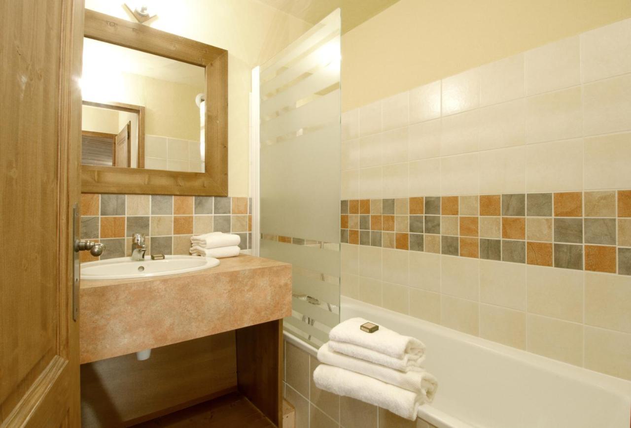 Le Hameau De La Sapiniere Aparthotel แซ็ง-มาร์แต็ง-เดอ-แบลวีย์ ภายนอก รูปภาพ